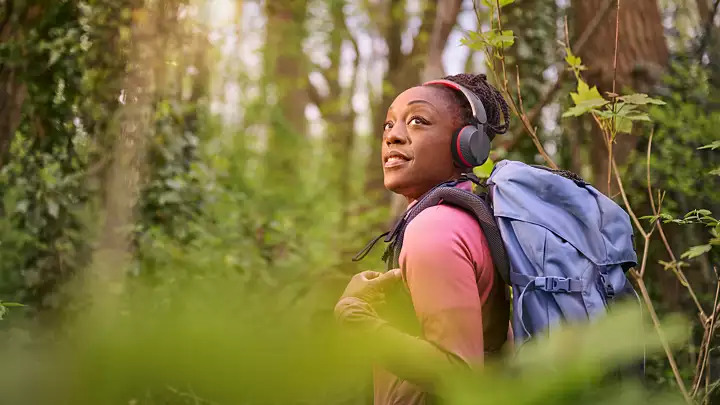 What are solar powered headphones?